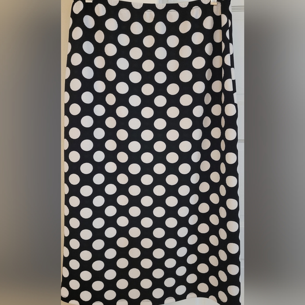 Liverpool Black Stretchy Midi Skirt w/ White Dots Sz Med Like New